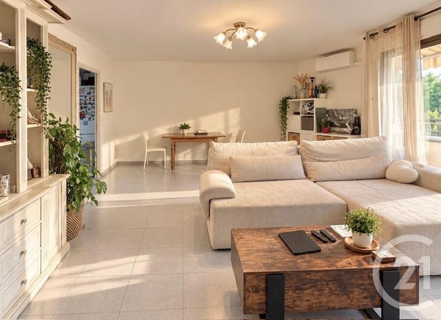 Appartement F3 à vendre - 3 pièces - 67.75 m2 - MENTON - 06 - PROVENCE-ALPES-COTE-D-AZUR - Century 21 Agence Molière