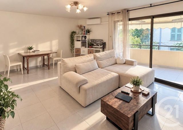 Appartement F3 à vendre - 3 pièces - 67.75 m2 - MENTON - 06 - PROVENCE-ALPES-COTE-D-AZUR - Century 21 Agence Molière