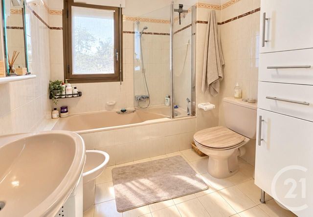 Appartement F3 à vendre - 3 pièces - 67.75 m2 - MENTON - 06 - PROVENCE-ALPES-COTE-D-AZUR - Century 21 Agence Molière
