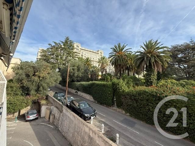 Appartement F2 à vendre - 2 pièces - 45.45 m2 - MENTON - 06 - PROVENCE-ALPES-COTE-D-AZUR - Century 21 Agence Molière