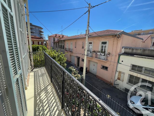 Appartement F3 à vendre - 3 pièces - 39.67 m2 - ROQUEBRUNE CAP MARTIN - 06 - PROVENCE-ALPES-COTE-D-AZUR - Century 21 Agence Molière